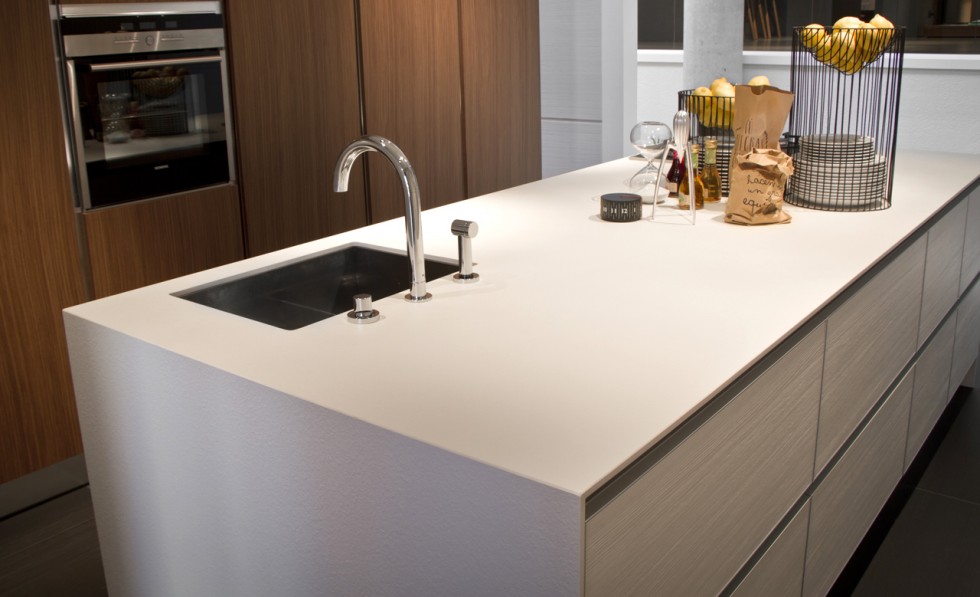 Bancada com porcelanato branco_offwhite